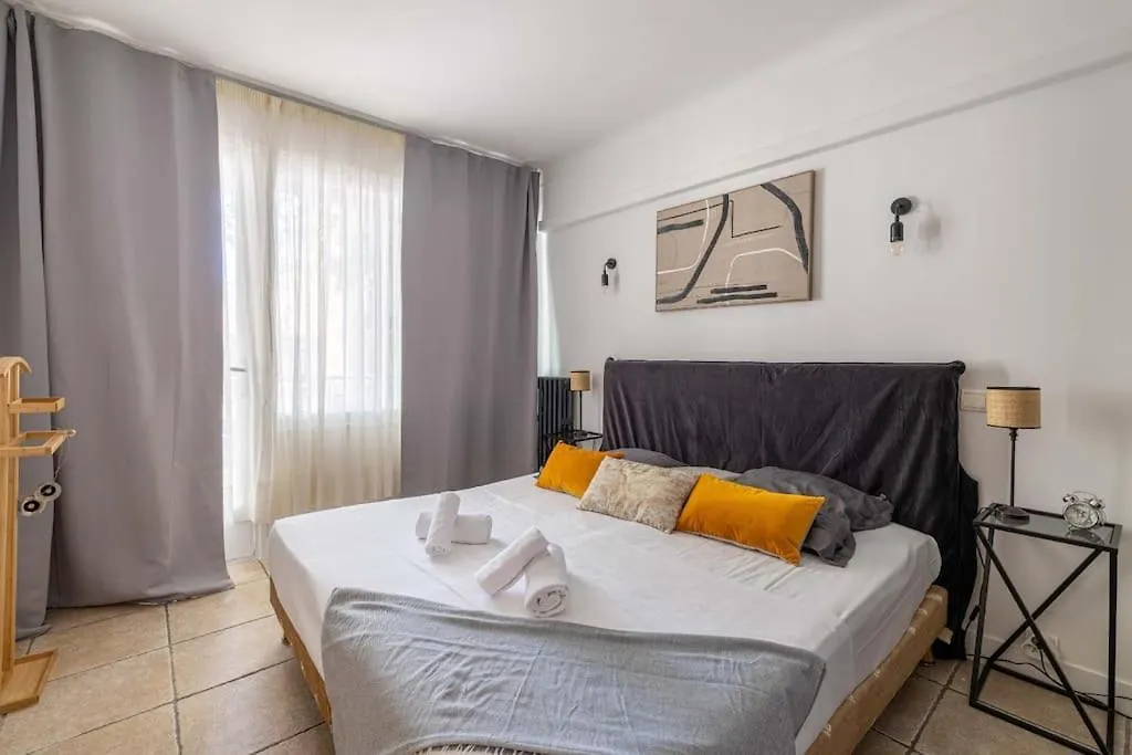 29 Carnot - Chaleureux Appartement Avec Balcon - Centre Ville Cannes Apartament