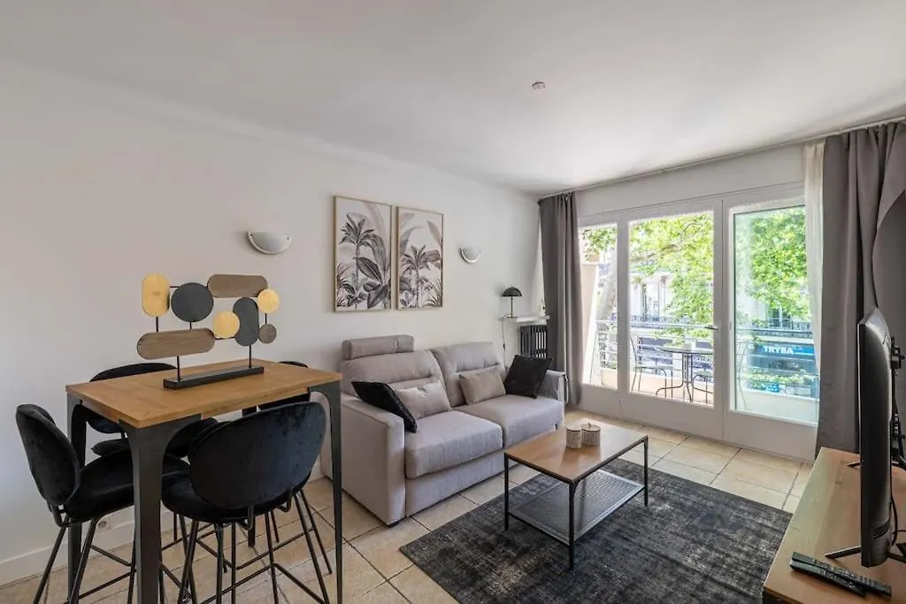 29 Carnot - Chaleureux Appartement Avec Balcon - Centre Ville Cannes Appartamento