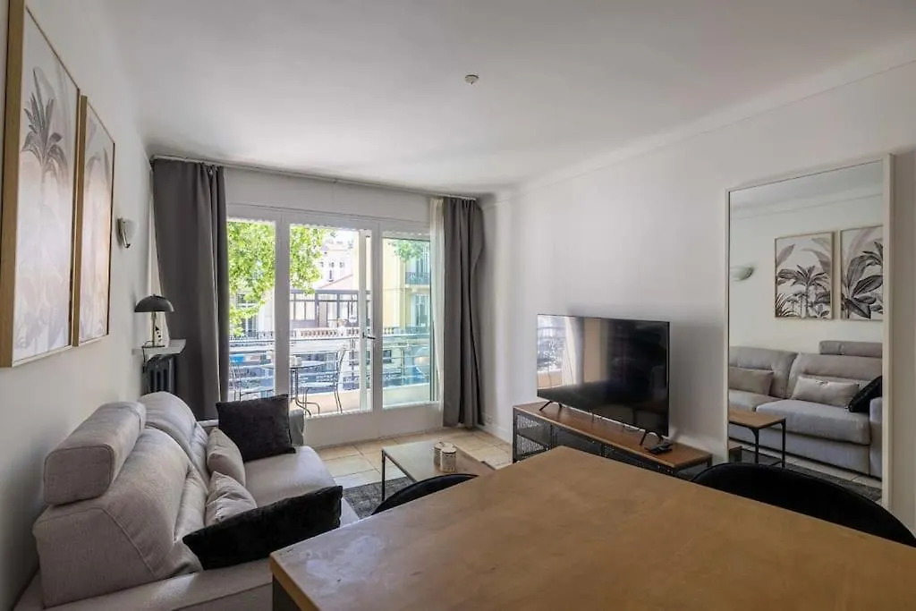 29 Carnot - Chaleureux Appartement Avec Balcon - Centre Ville Cannes